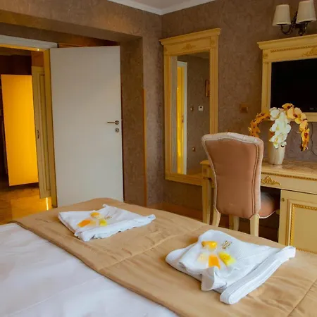 Luxury 'rich' Apartment *