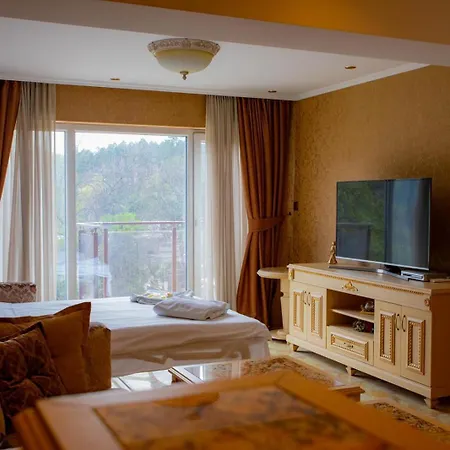 Luxury 'rich' Apartment