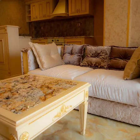 Luxury 'rich' Apartment *